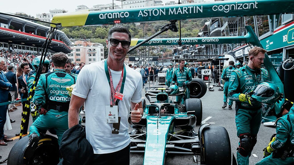 Lewandowski reveals the F1 legend