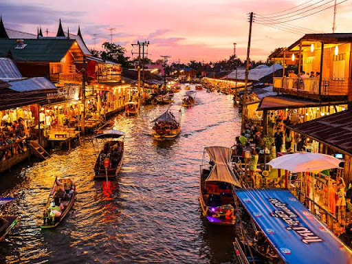 ตลาดน้ำอัมพวา จังหวัดสมุทรสงคราม
